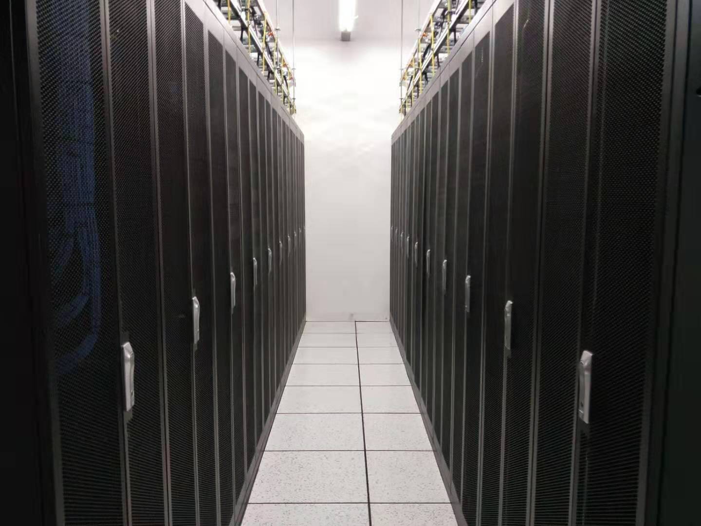 大足IDC机柜促销季开启